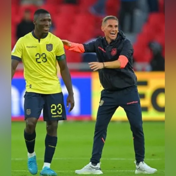 Marathon Authentic Ecuador National Team Windbreaker Raining Jacket Men’s Sz: XL - Picture 2 of 6